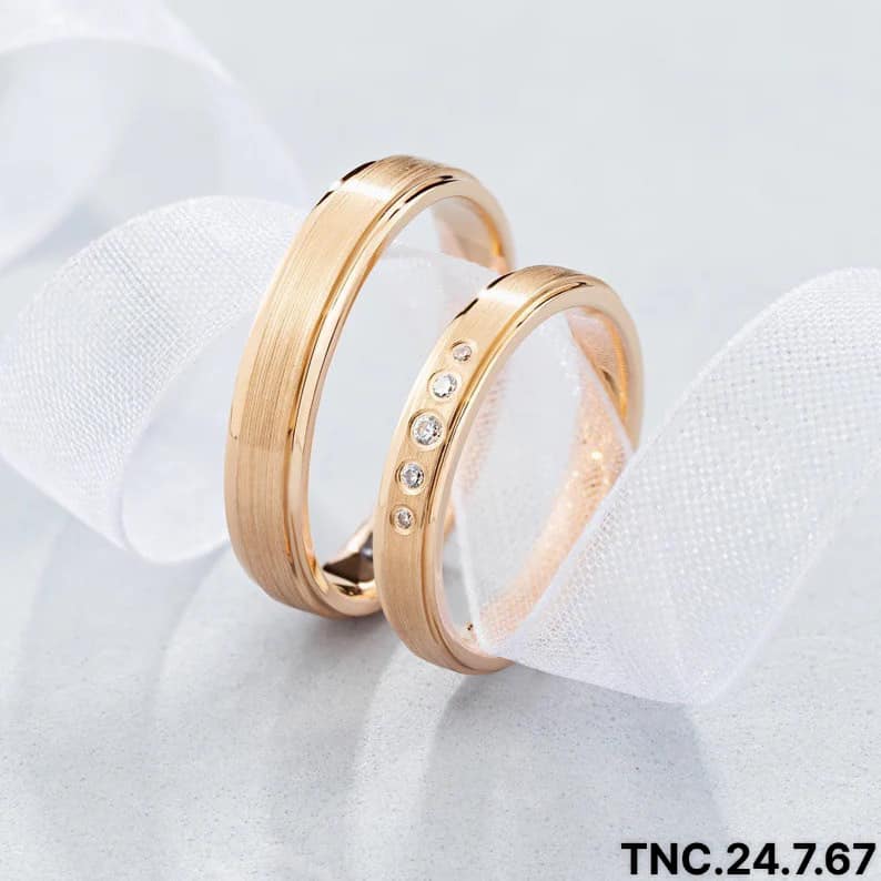 nhan-cuoi-vang-vang-hien-dai