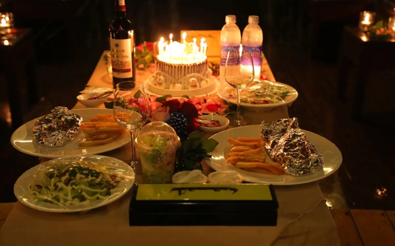 Tự tay vào bếp chuẩn bị một bữa tối lãng mạn