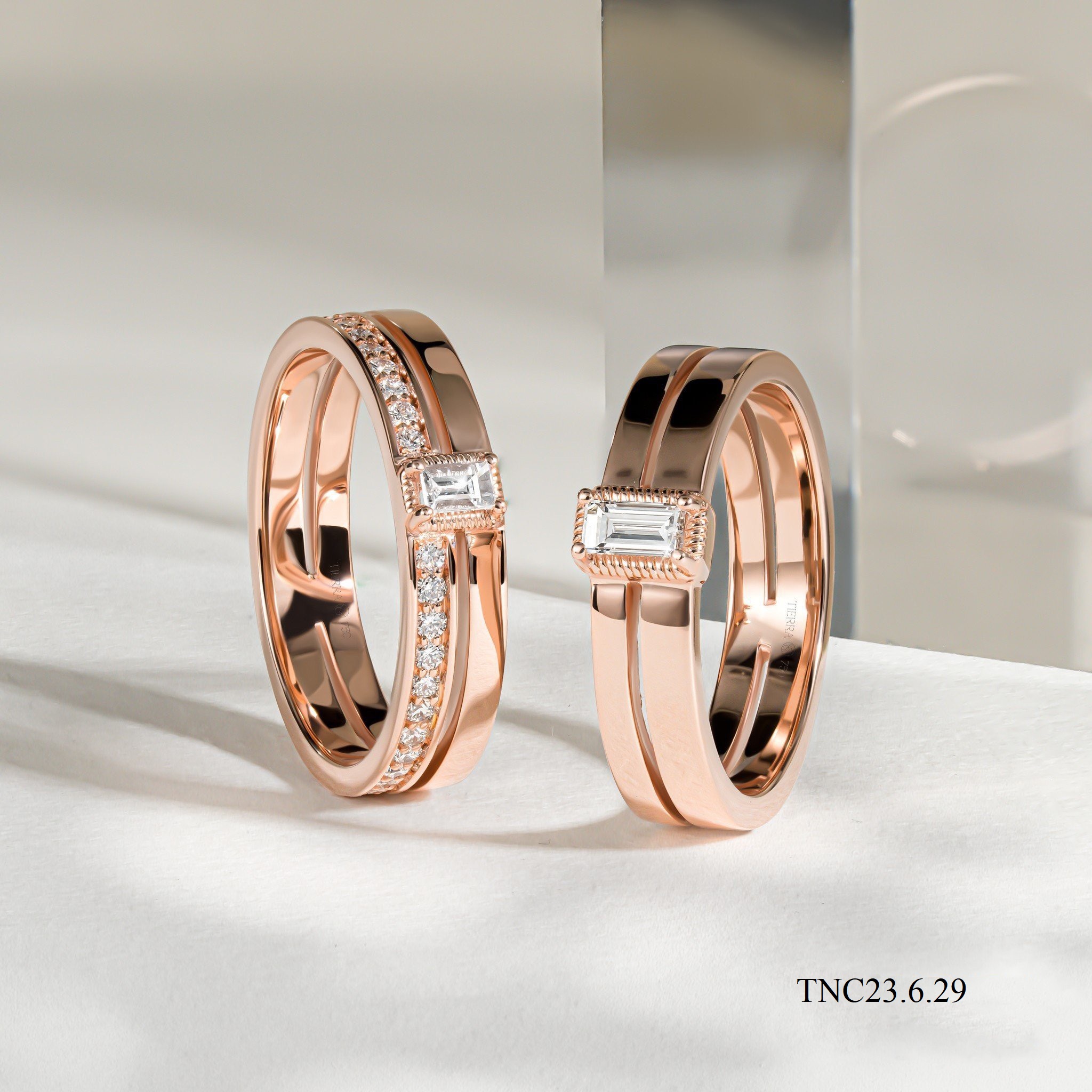 Top 10 mẫu nhẫn kỷ niệm cưới đẹp được yêu thích nhất hiện nay. Ảnh 2