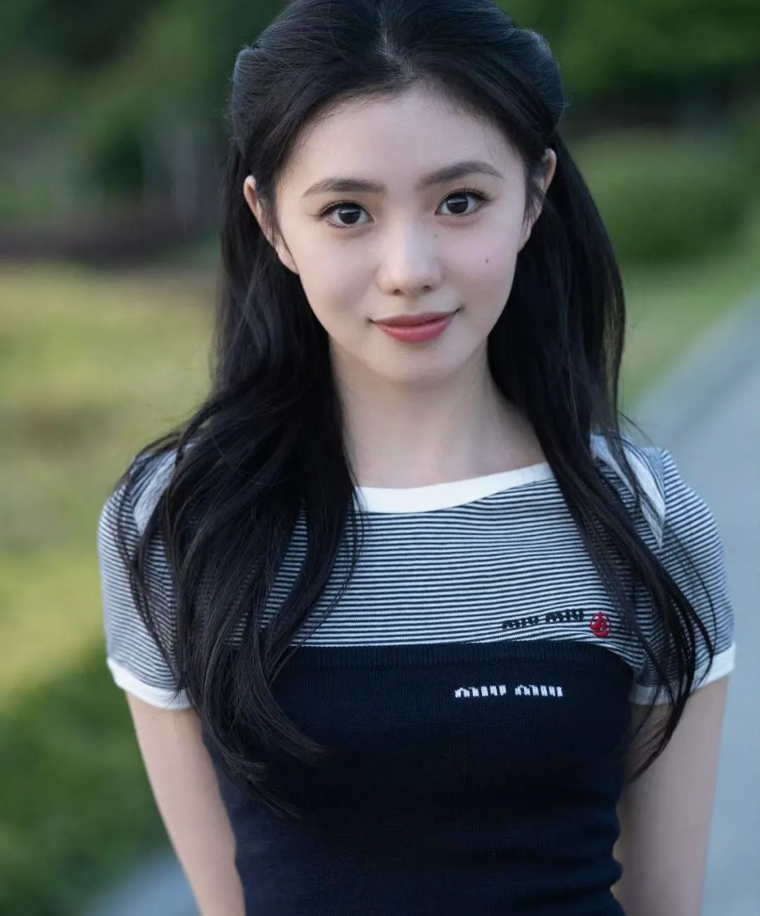 Lưu Hạo Tồn với trang điểm mắt nai trong trẻo.