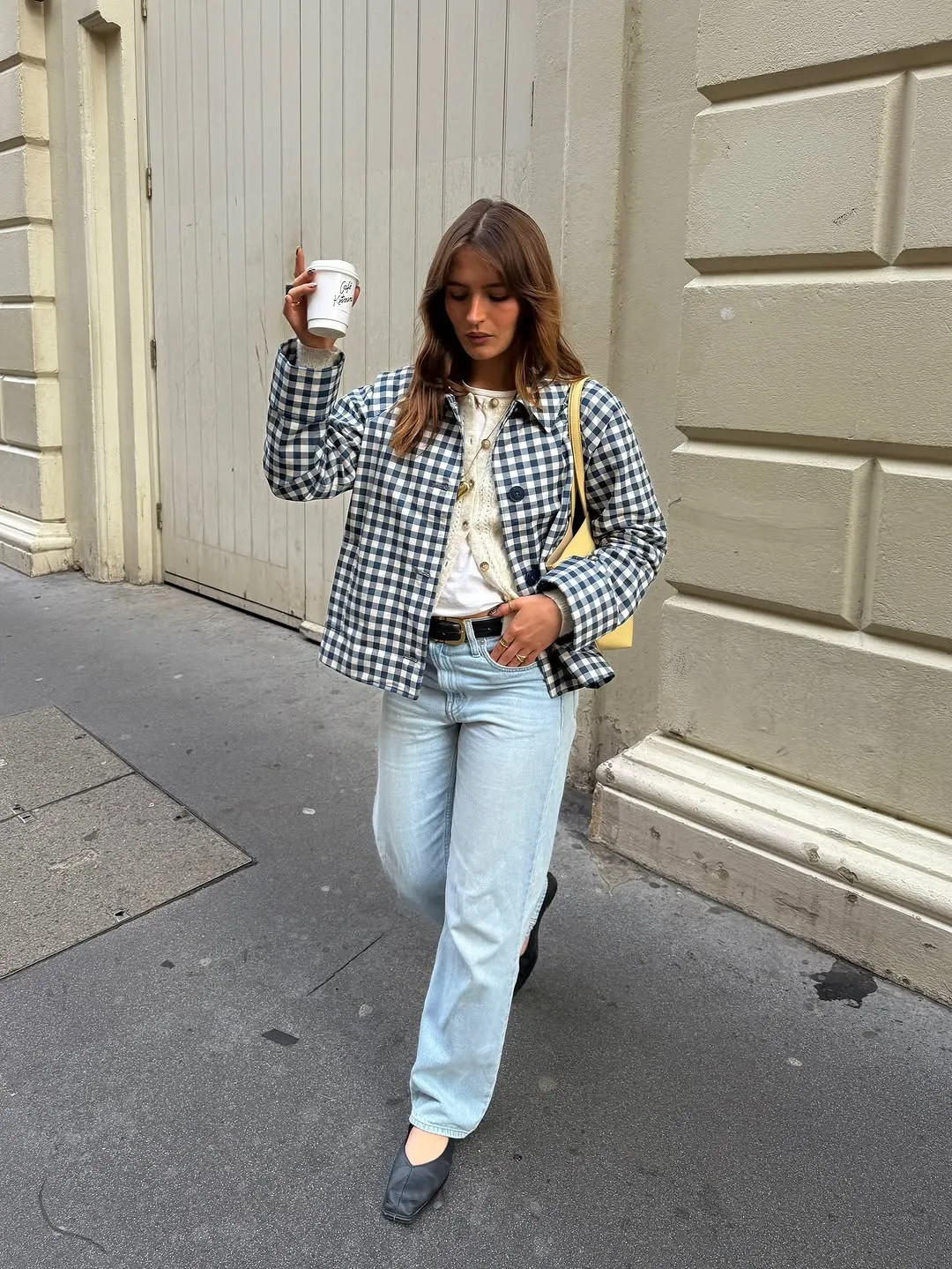 &Aacute;o kho&aacute;c kẻ caro