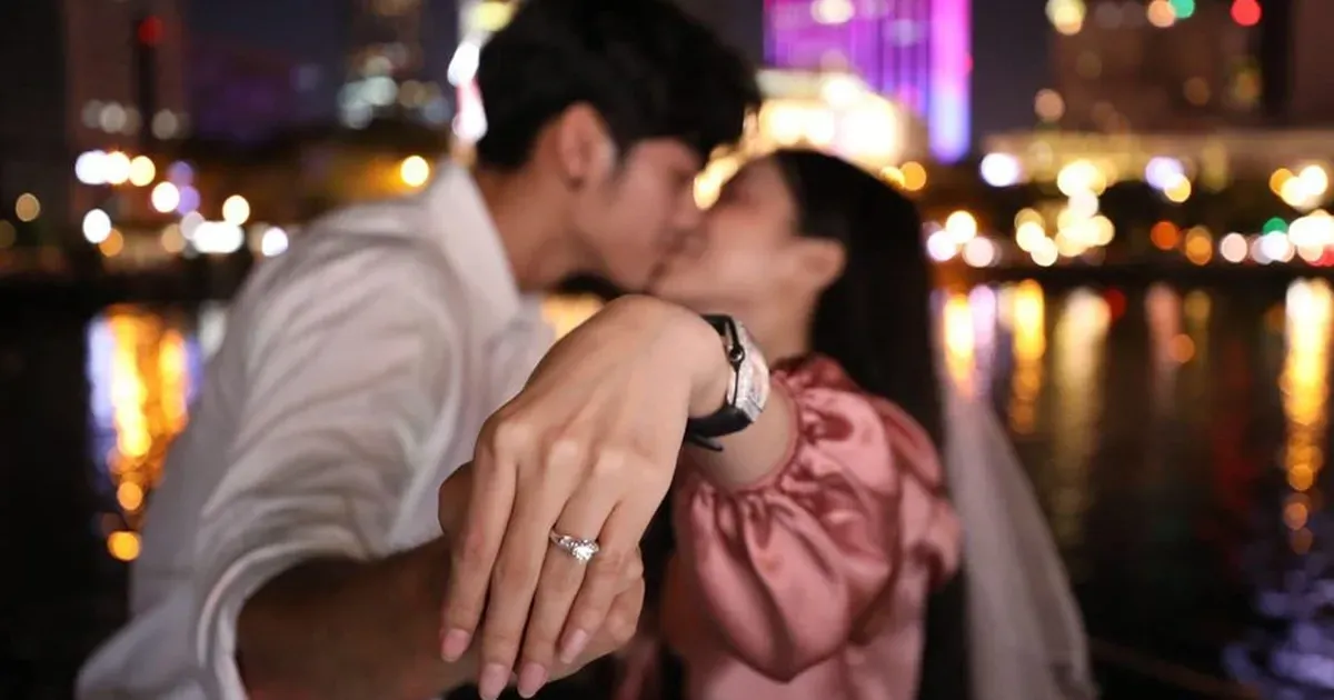 cặp đôi hạnh phúc 